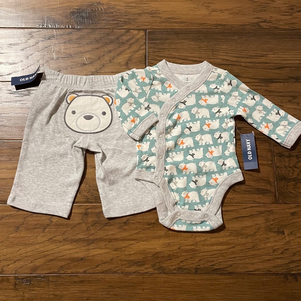 New Old Navy polar bear onesie and pant set 0-3 months